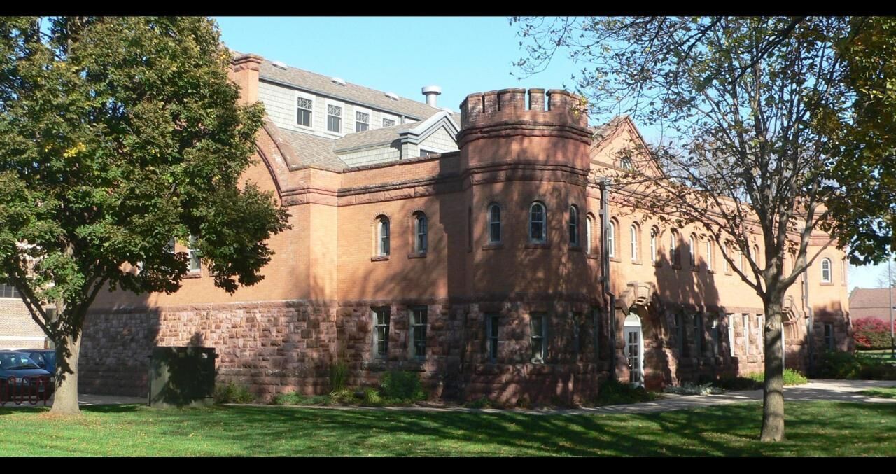 South Dakota: University of South Dakota